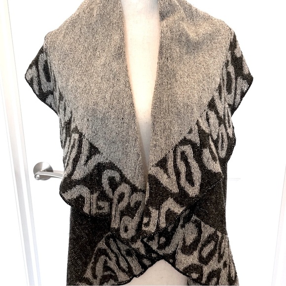 Emanuel Ungaro Open Front Cardigan Vest – Gray & Black Leopard Print – Size M - Picture 4 of 4